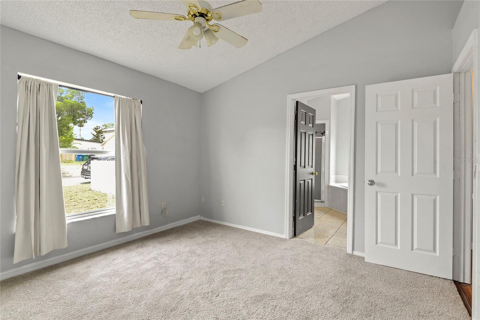 301 S Capen Ave Property Photo 16