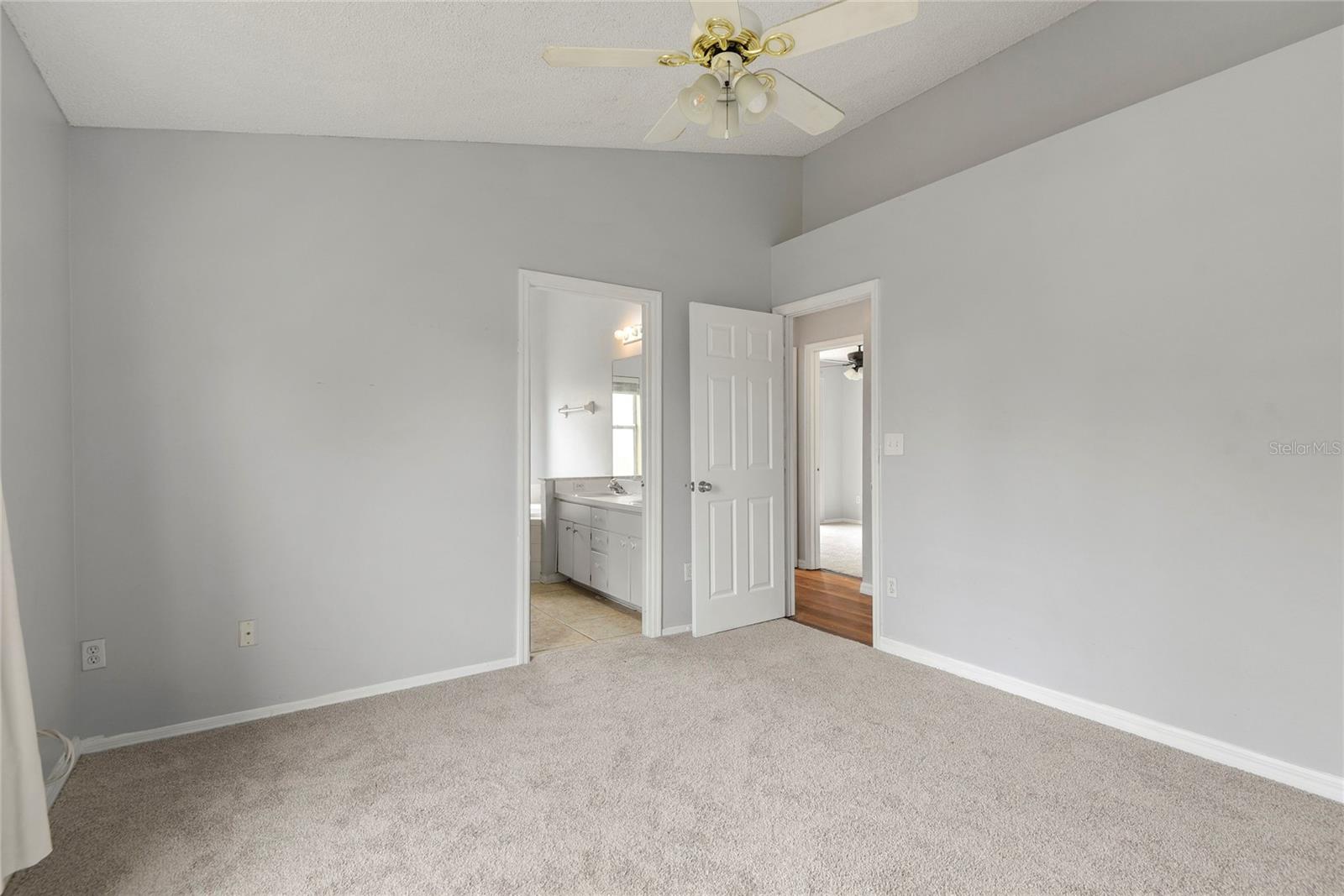 301 S Capen Ave Property Photo 17
