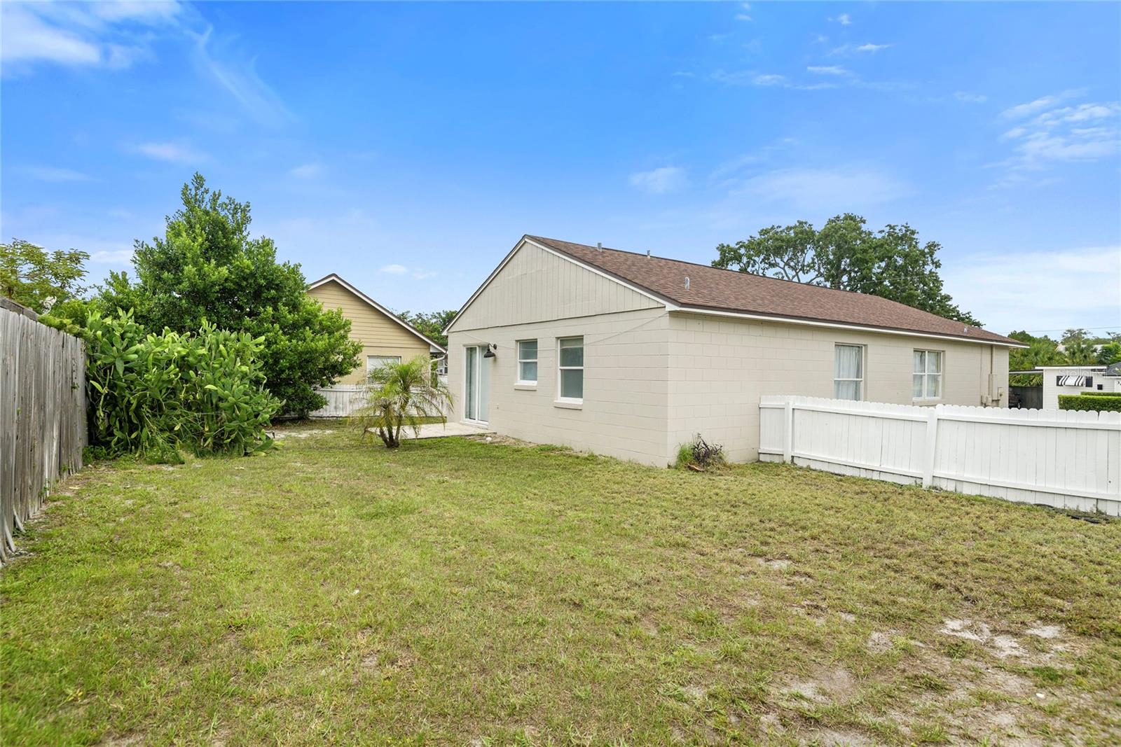 301 S Capen Ave Property Photo 25