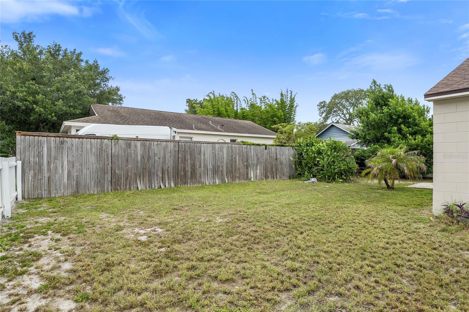301 S Capen Ave Property Photo 26