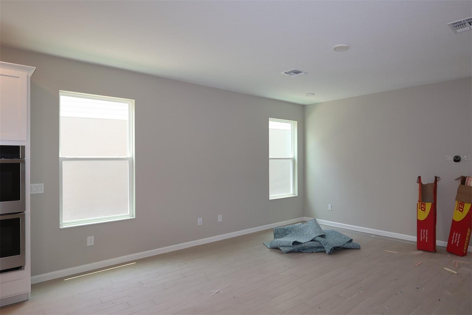 1359 Lumpini St Property Photo 6