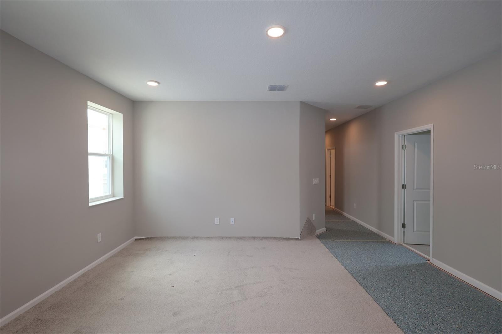 1359 Lumpini St Property Photo 16