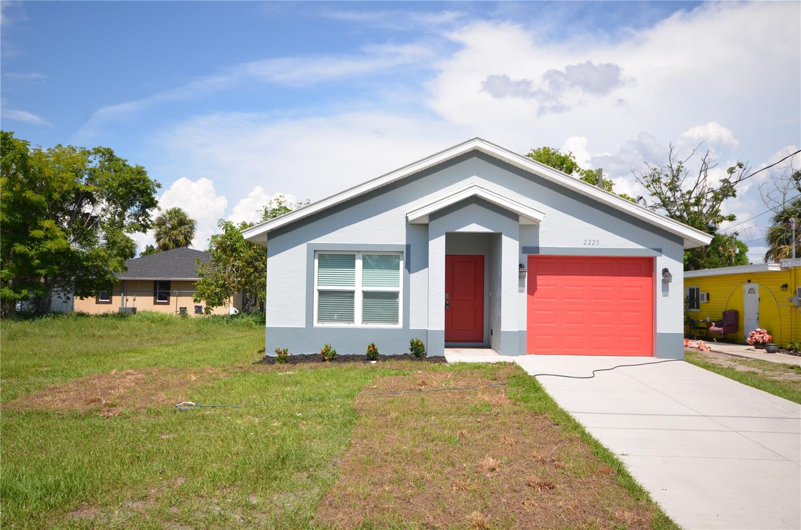 2225 Carver Ave Property Photo 1
