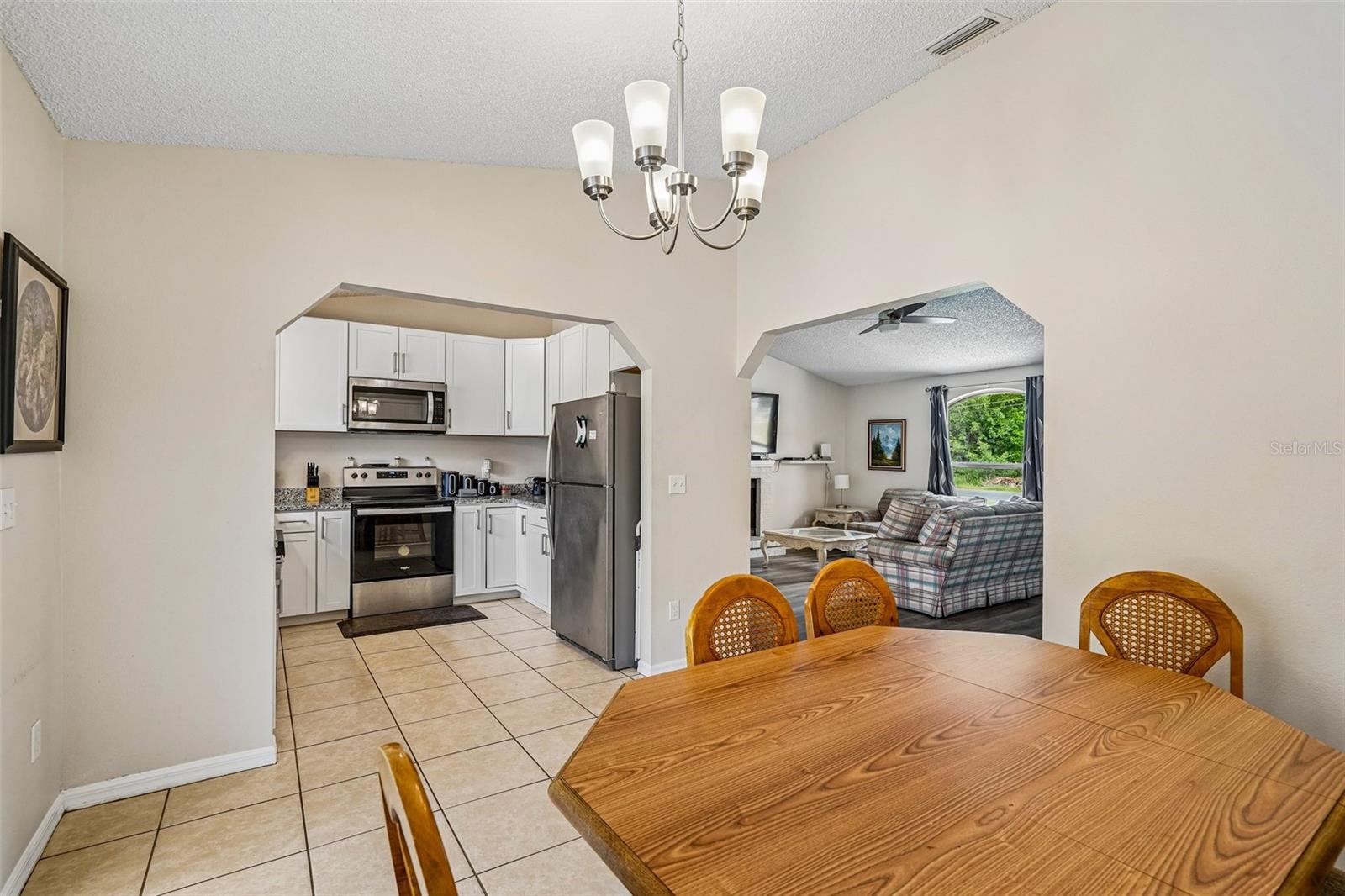 18 Spring Radl Property Photo 7