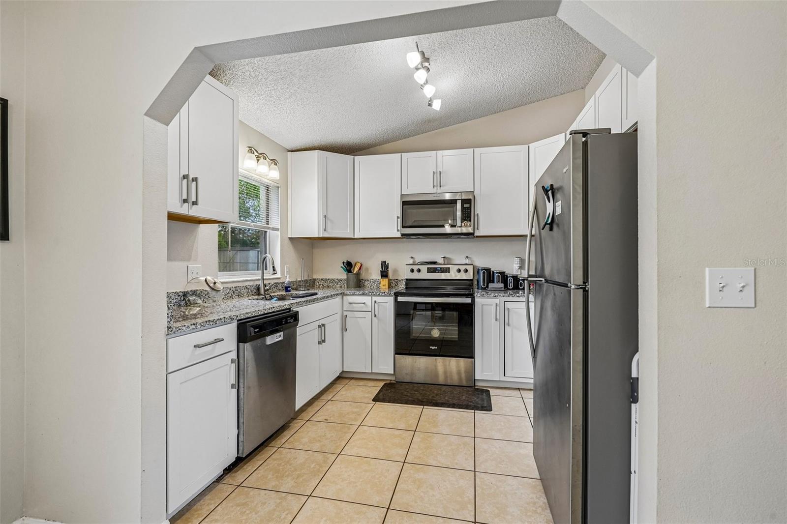 18 Spring Radl Property Photo 8