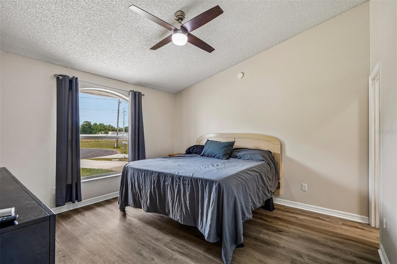 18 Spring Radl Property Photo 12