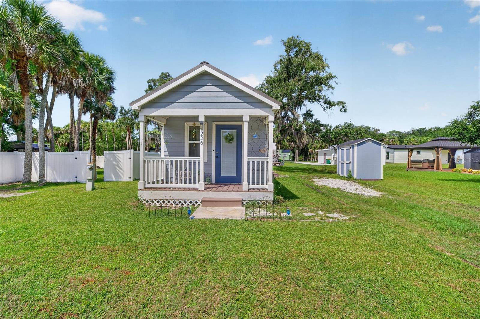 226 FLAMINGO DR