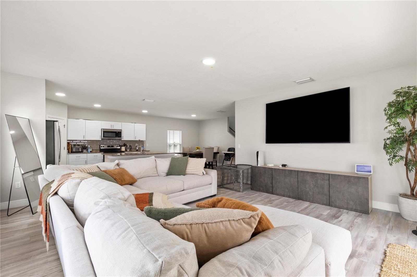 13109 Fruitville Way Property Photo 3