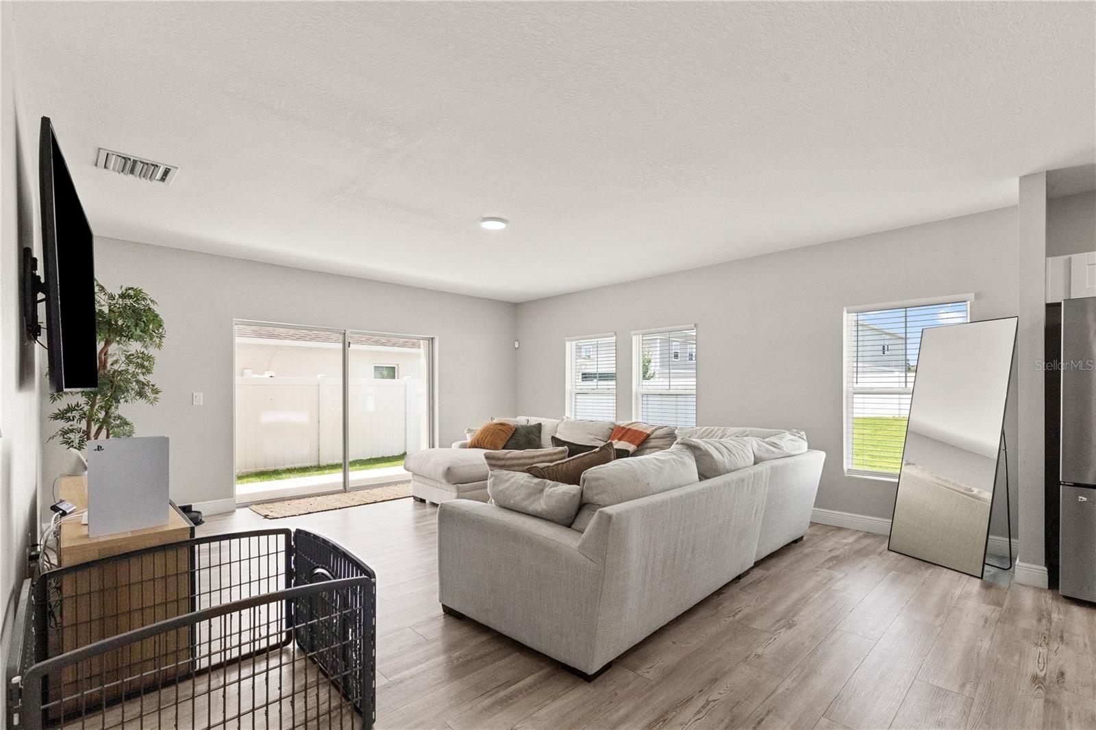 13109 Fruitville Way Property Photo 4