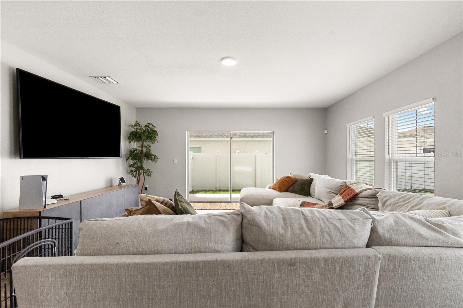 13109 Fruitville Way Property Photo 6