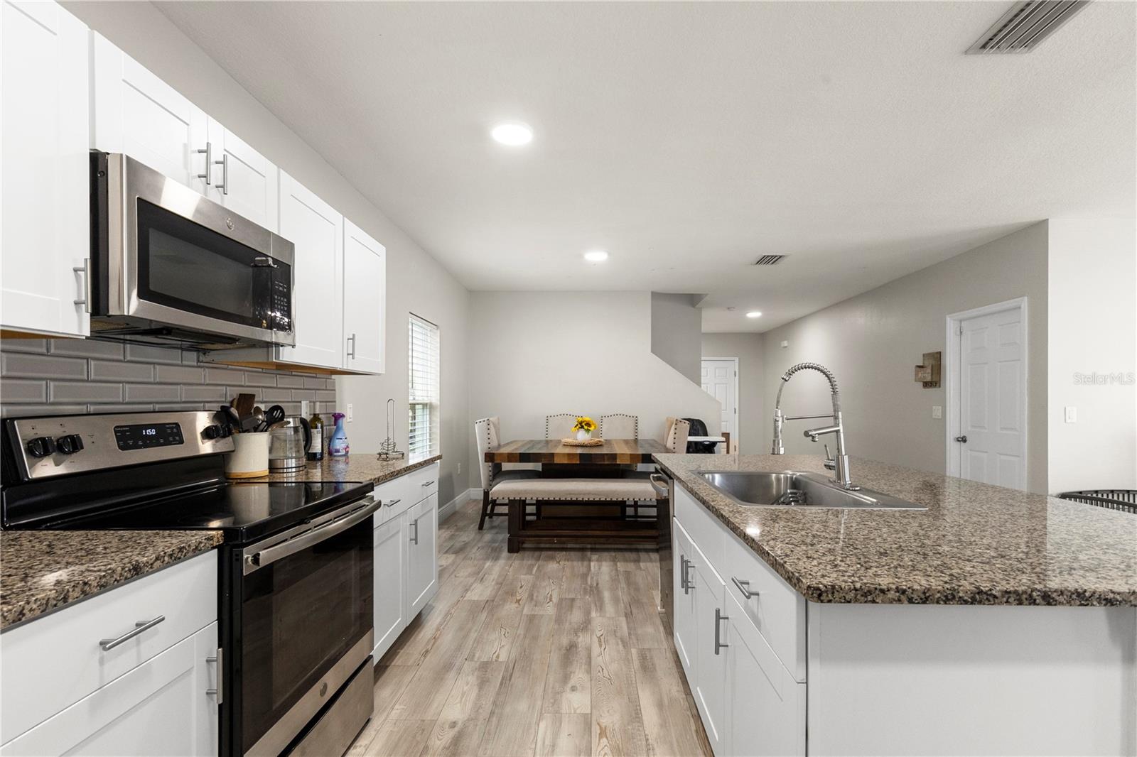 13109 Fruitville Way Property Photo 8
