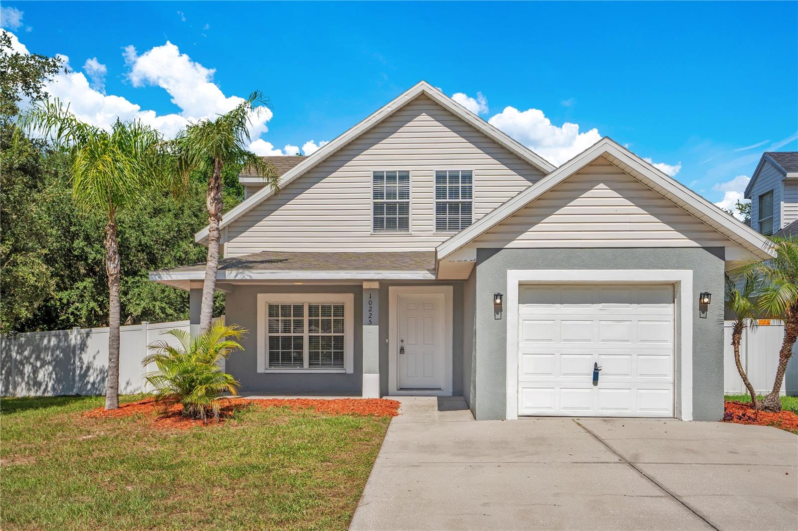 10225 Summerview Cir Property Photo 1