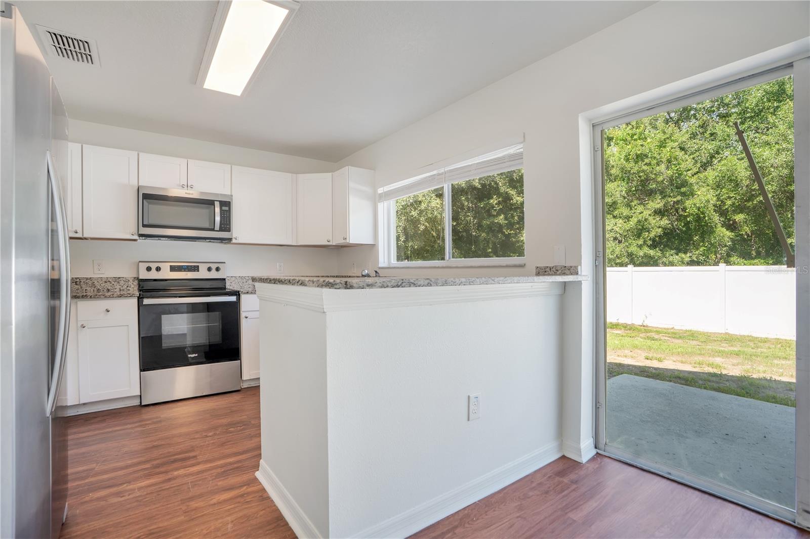 10225 Summerview Cir Property Photo 2
