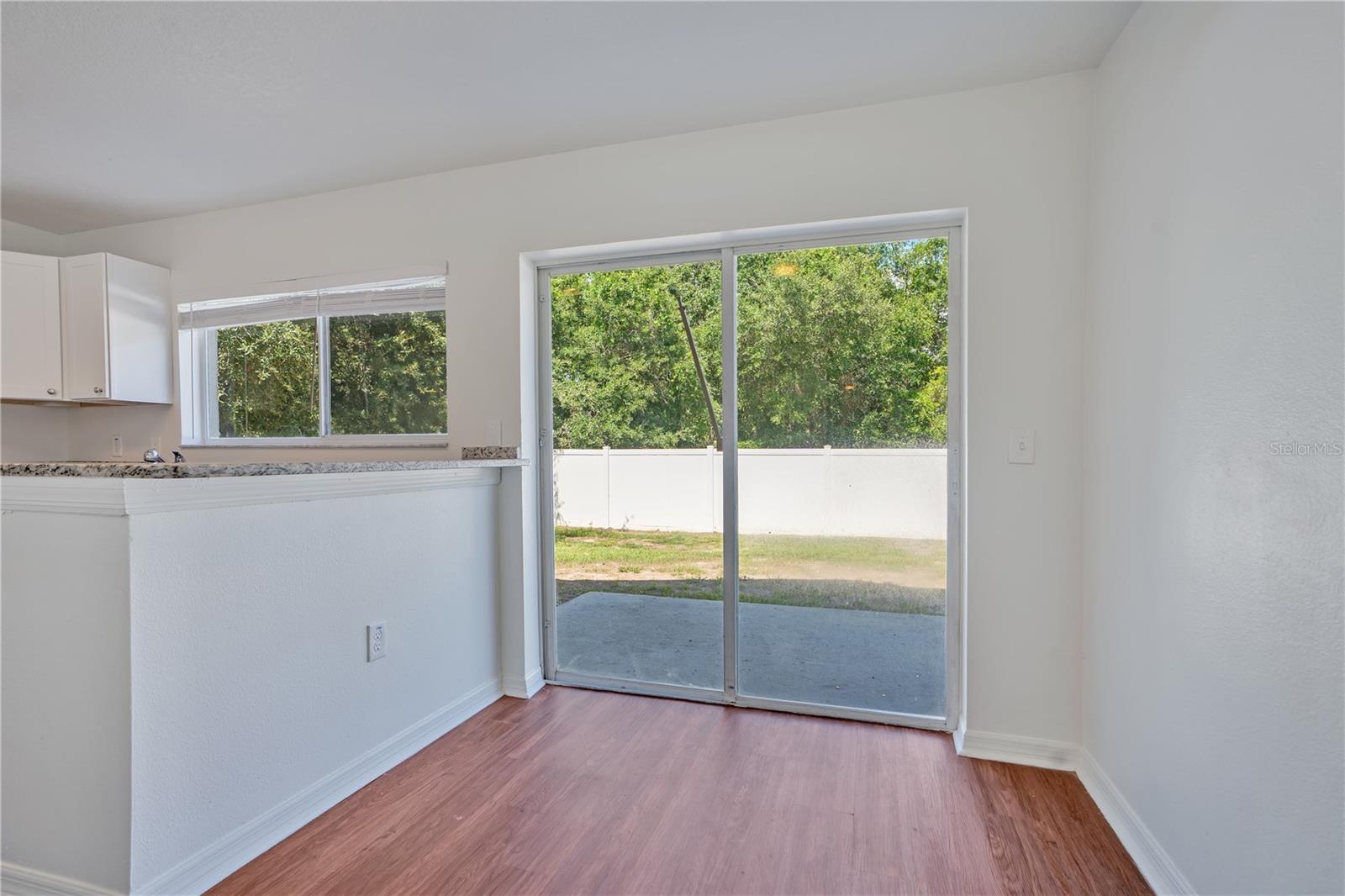 10225 Summerview Cir Property Photo 5