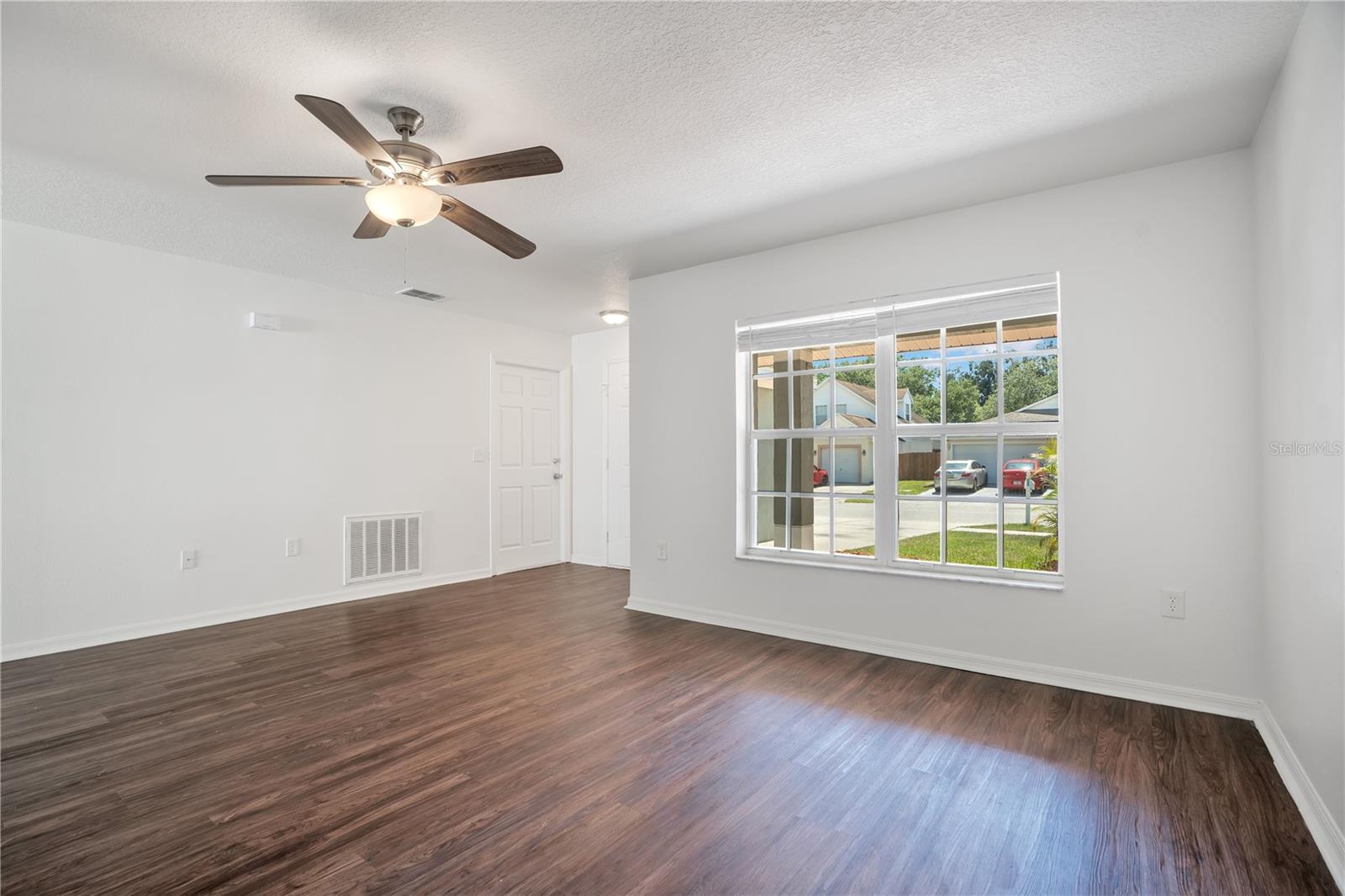 10225 Summerview Cir Property Photo 6