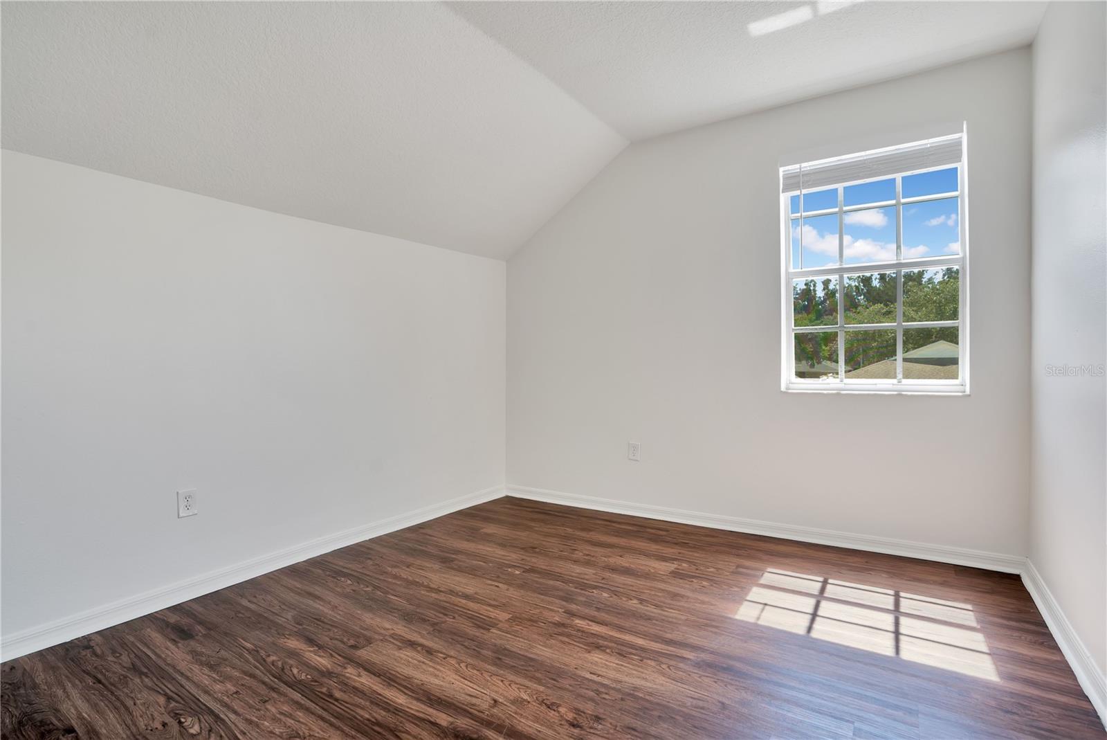 10225 Summerview Cir Property Photo 17