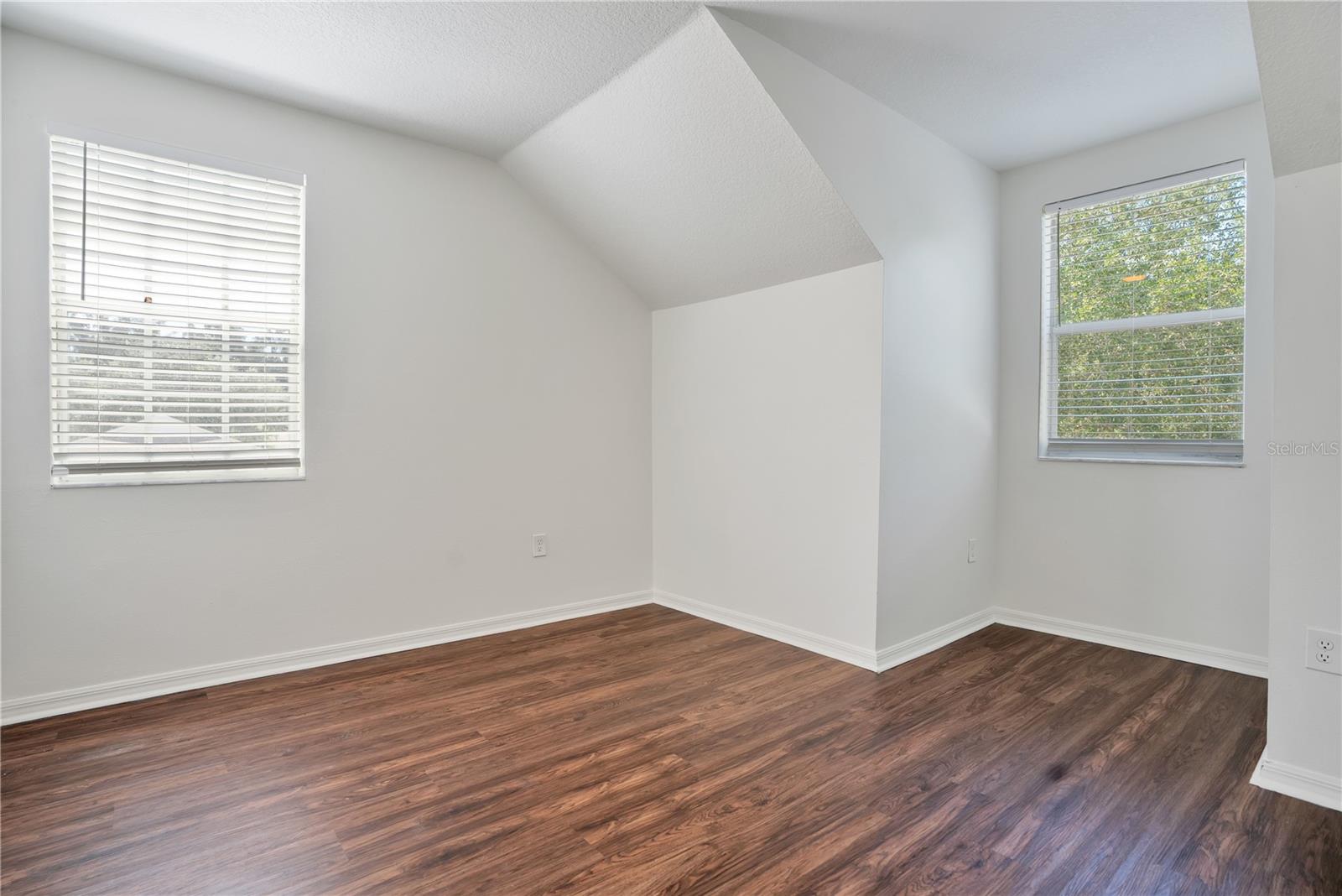 10225 Summerview Cir Property Photo 18