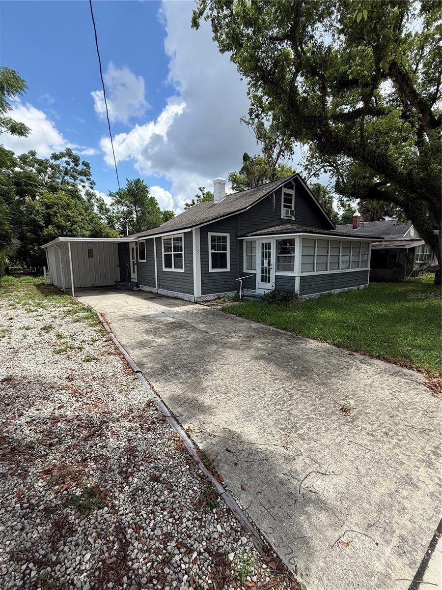 137 E Maine Ave Property Photo 2