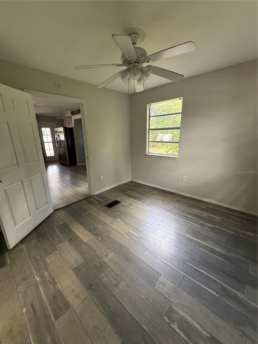 137 E Maine Ave Property Photo 16