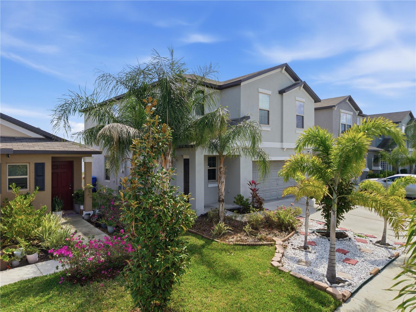 861 Olive Conch St Property Photo 4
