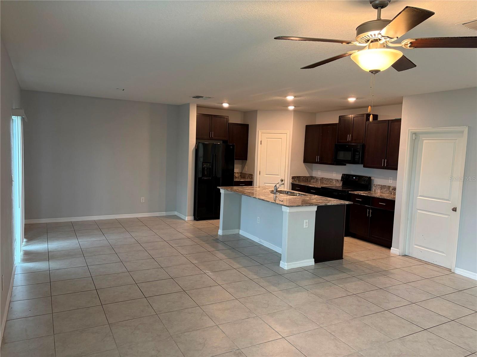 861 Olive Conch St Property Photo 10