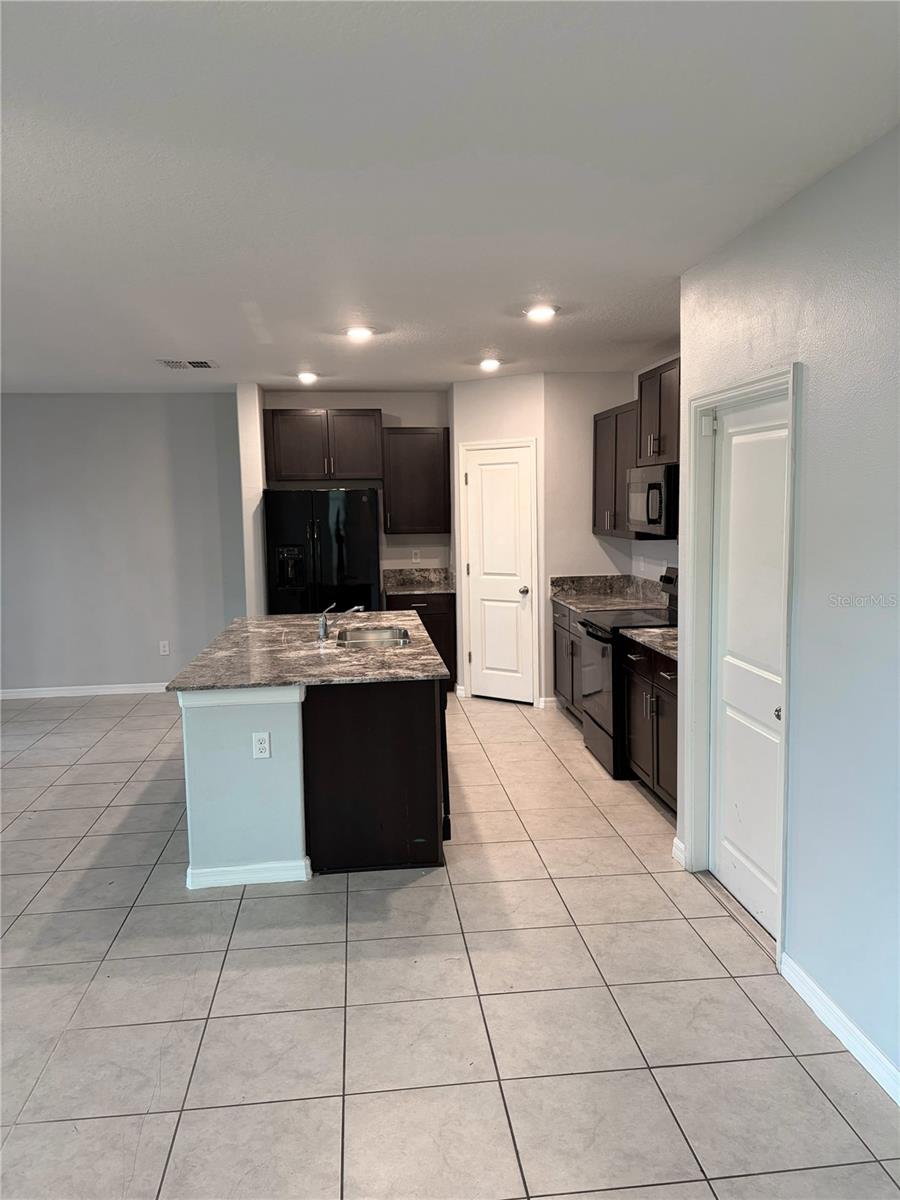 861 Olive Conch St Property Photo 13