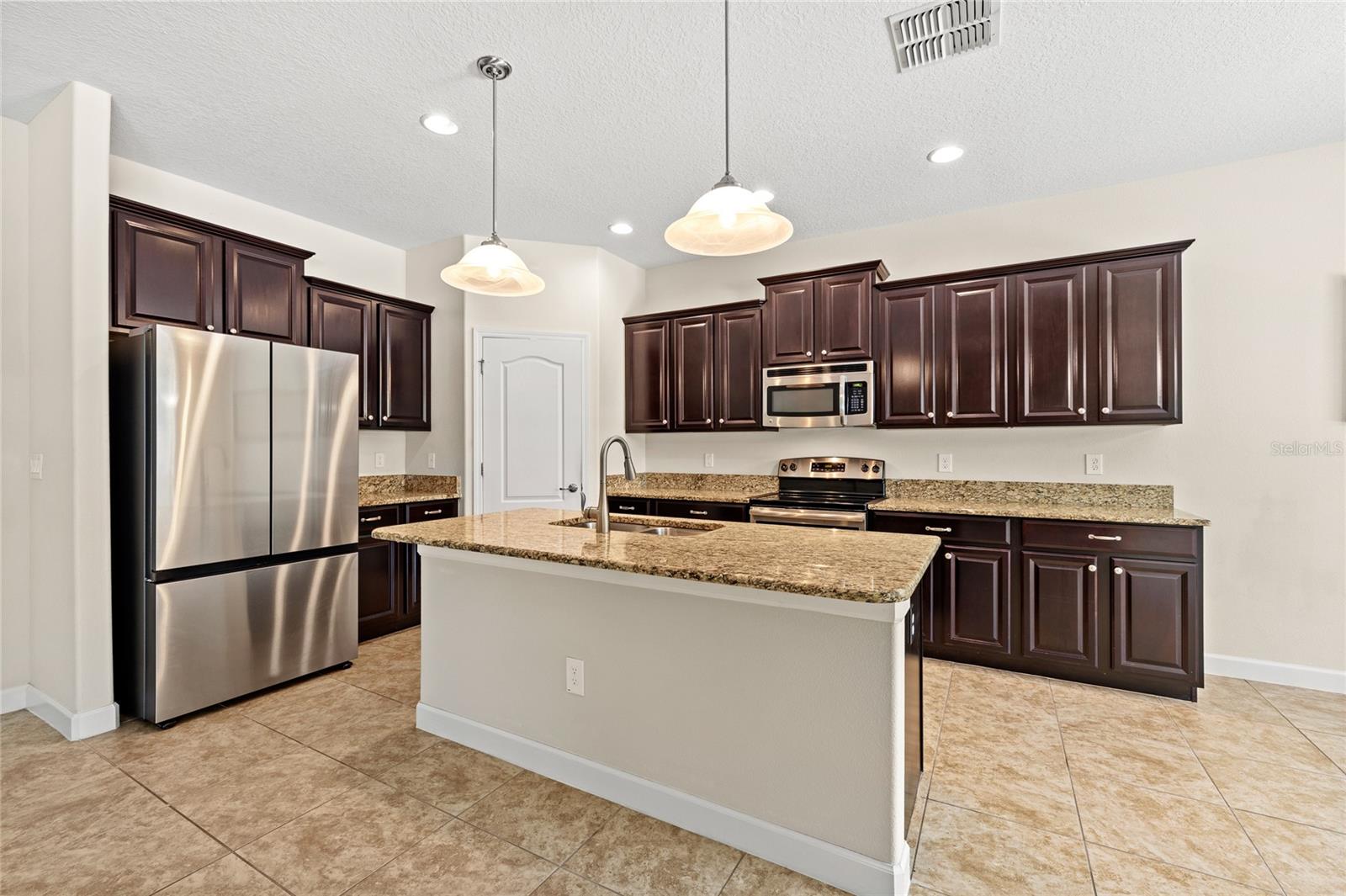 2892 Spring Breeze Way Property Photo 7