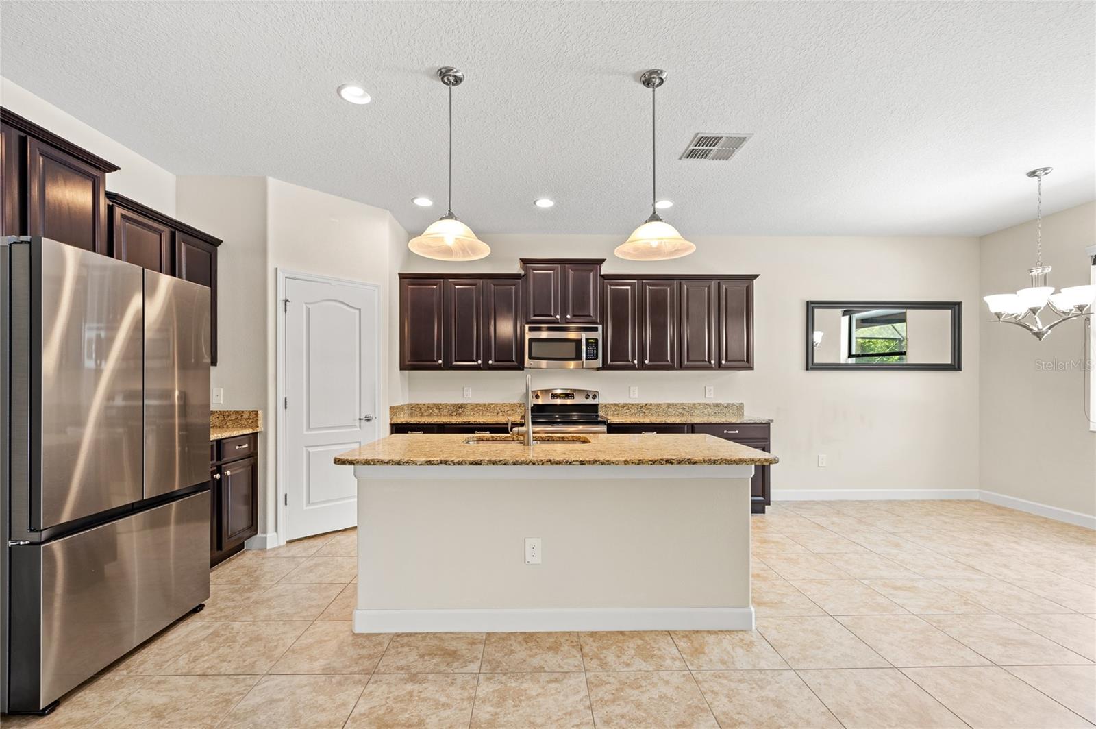 2892 Spring Breeze Way Property Photo 8