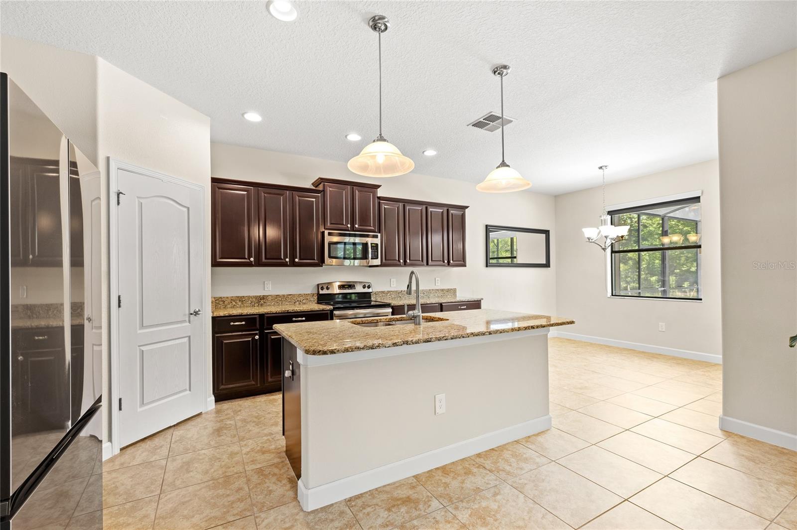 2892 Spring Breeze Way Property Photo 9