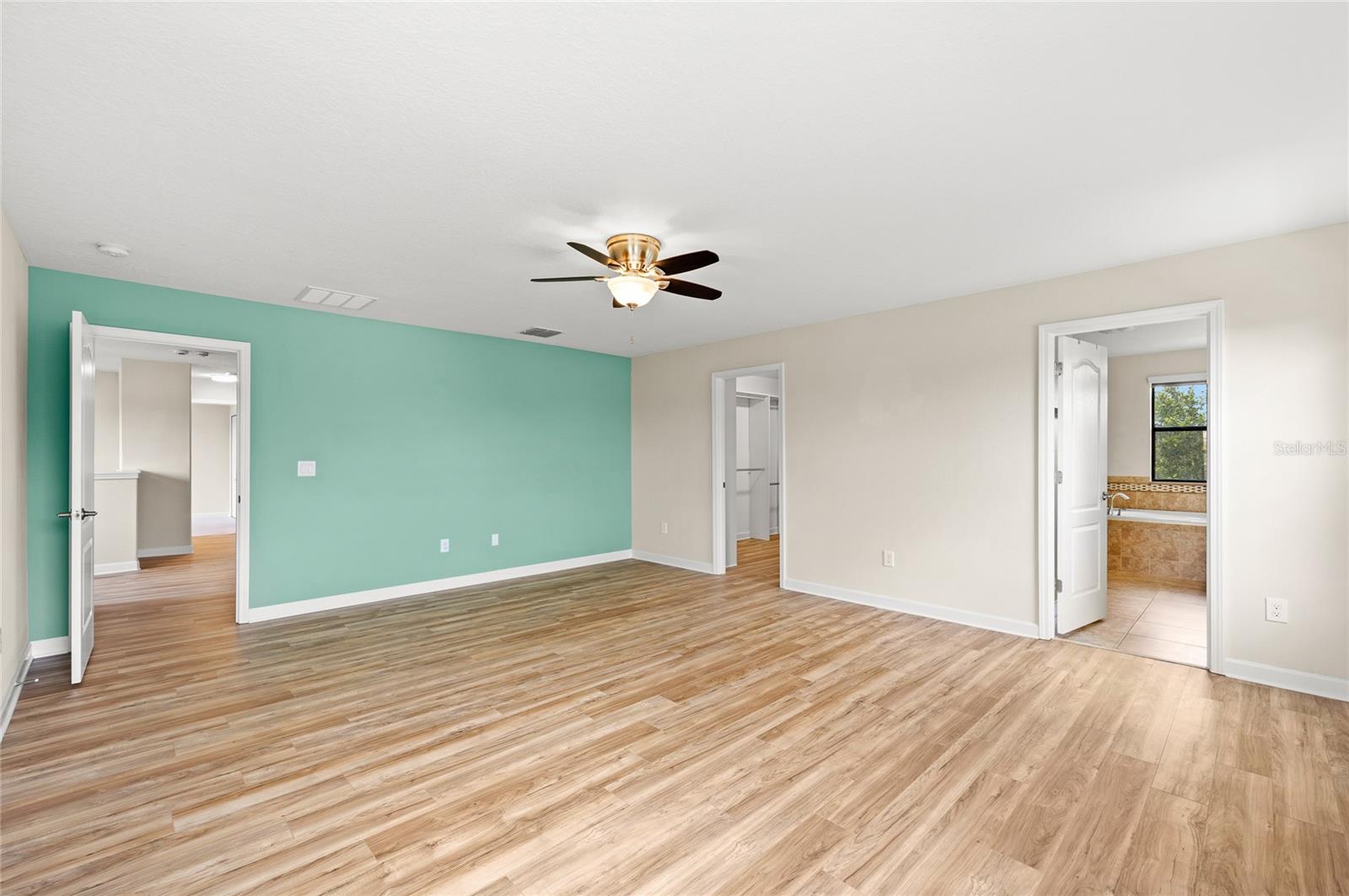 2892 Spring Breeze Way Property Photo 32