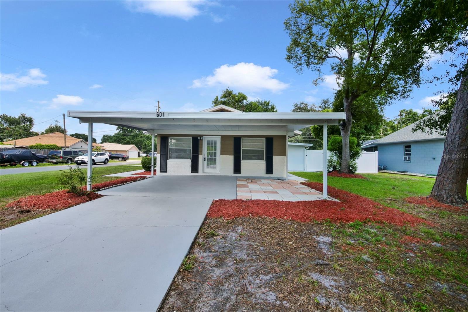 601 Louisiana Ave Property Photo 4