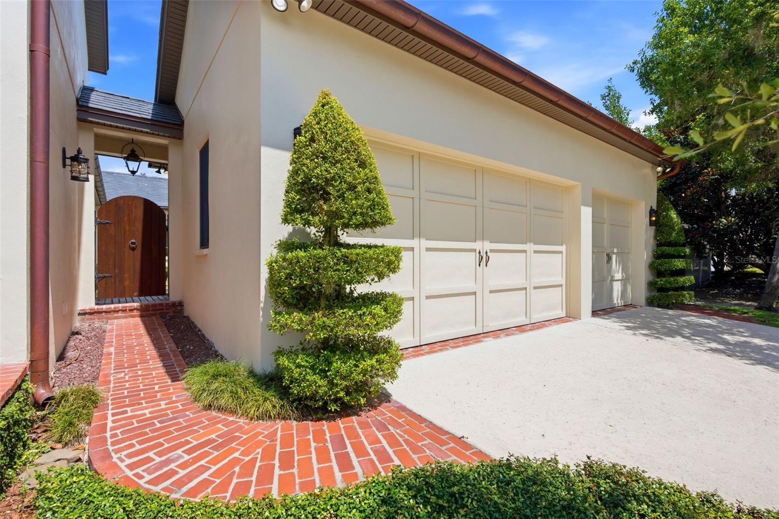2228 Azalea Pl Property Photo 6