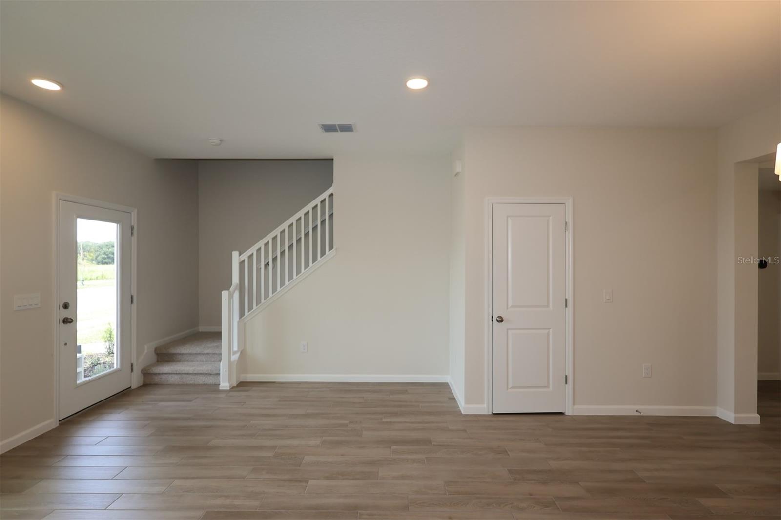 1417 Hyde St Property Photo 7