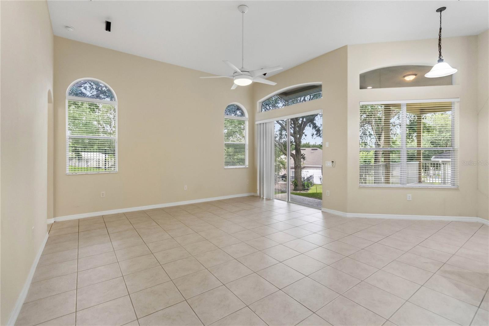 513 Parkside Pointe Blvd Property Photo 6