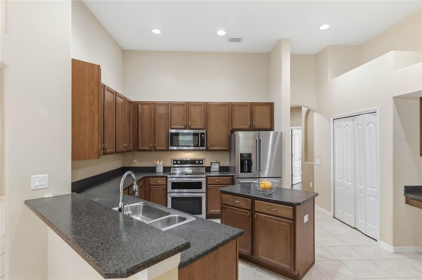 513 Parkside Pointe Blvd Property Photo 8