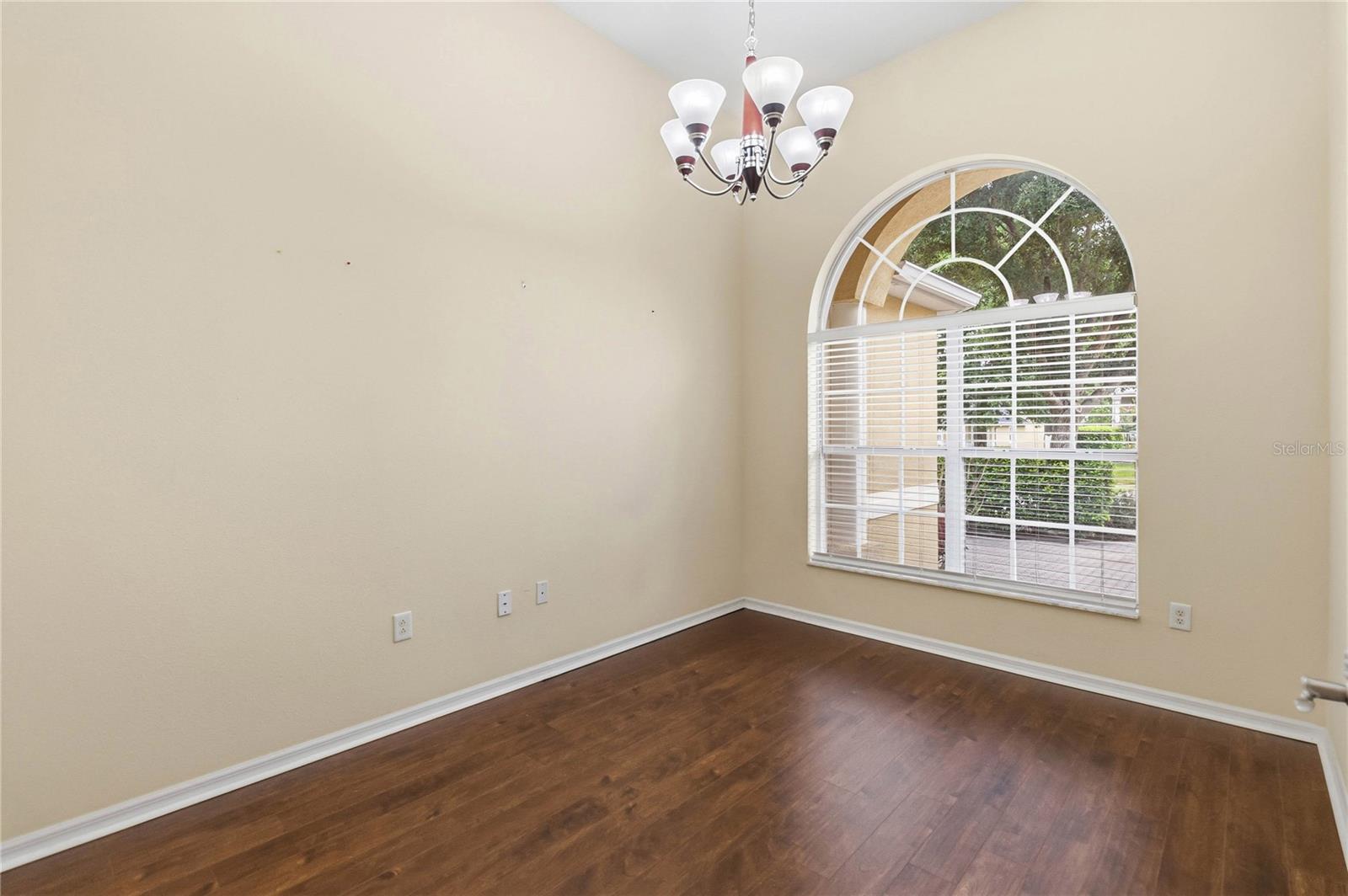513 Parkside Pointe Blvd Property Photo 10