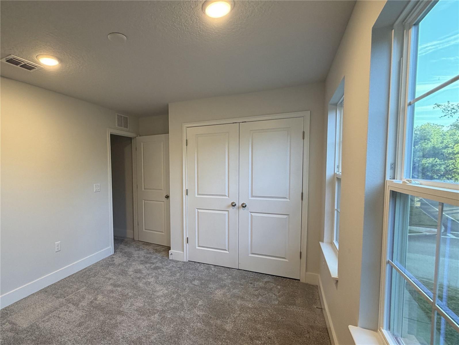 6943 Five Oaks Dr Property Photo 12
