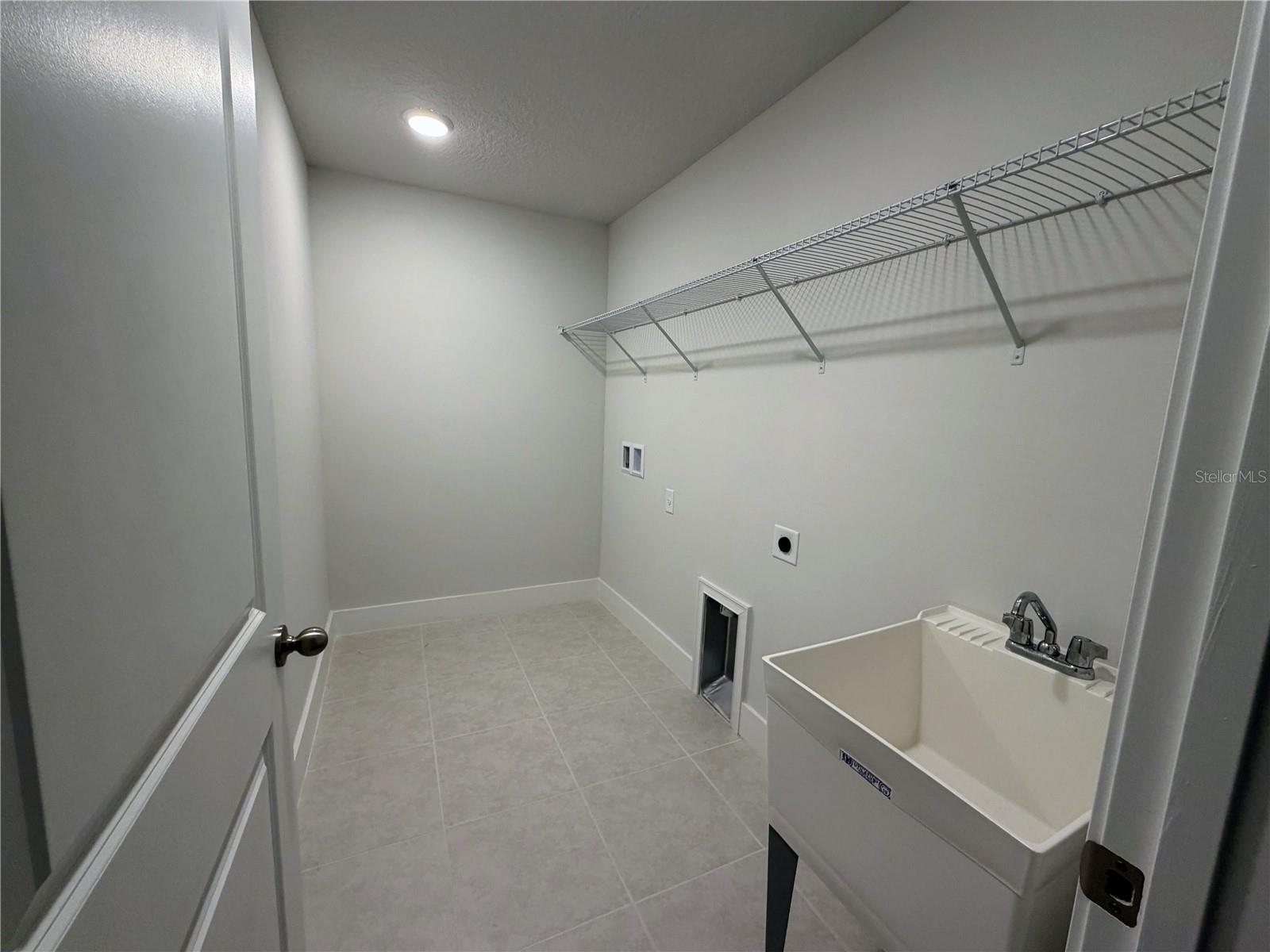 6943 Five Oaks Dr Property Photo 15