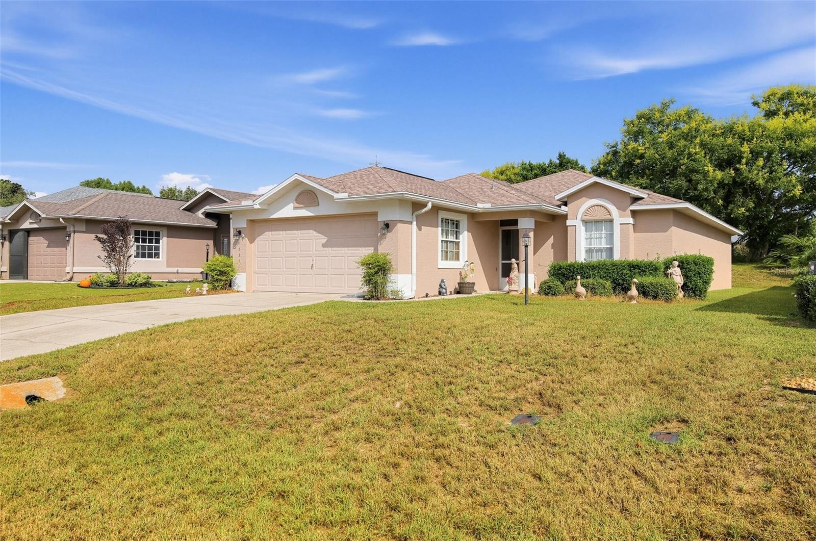 1827 W NICOLE DR Property Photo 1