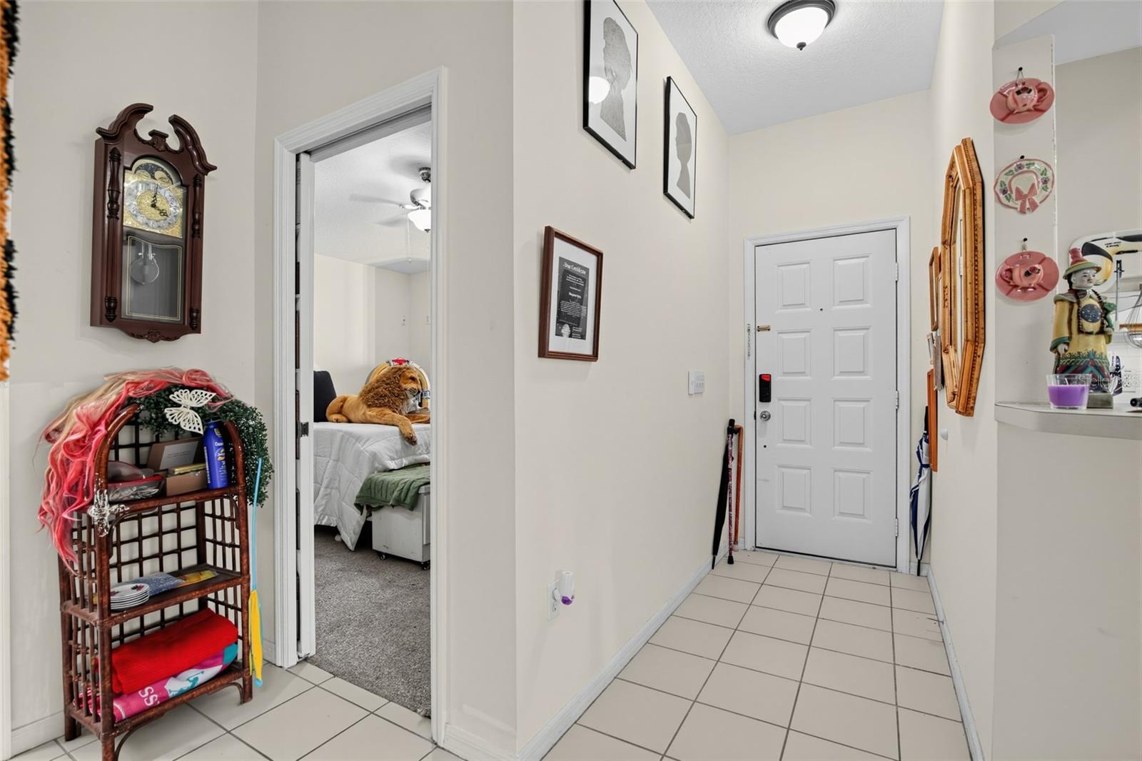 1827 W Nicole Dr Property Photo 5