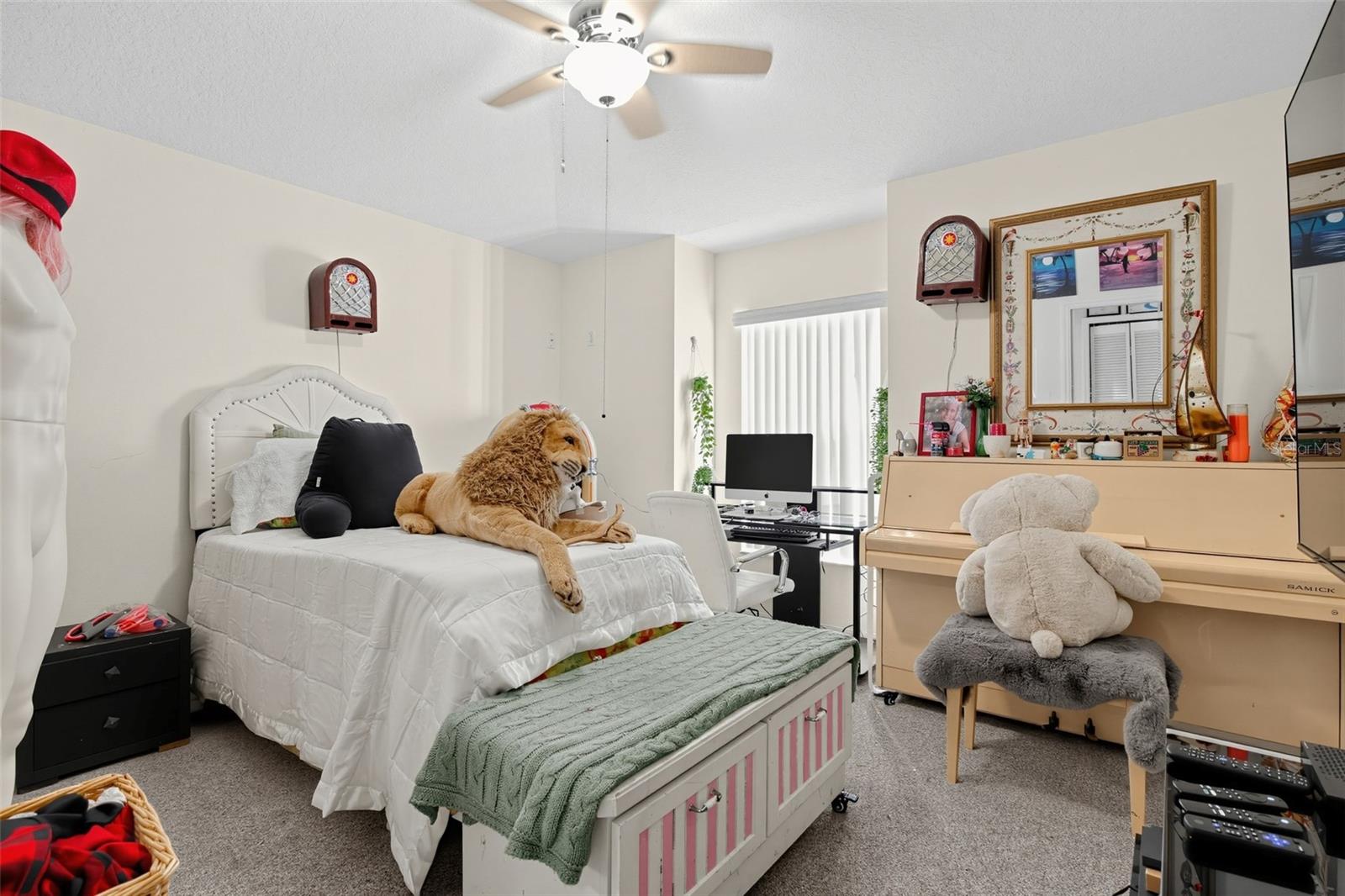 1827 W Nicole Dr Property Photo 15