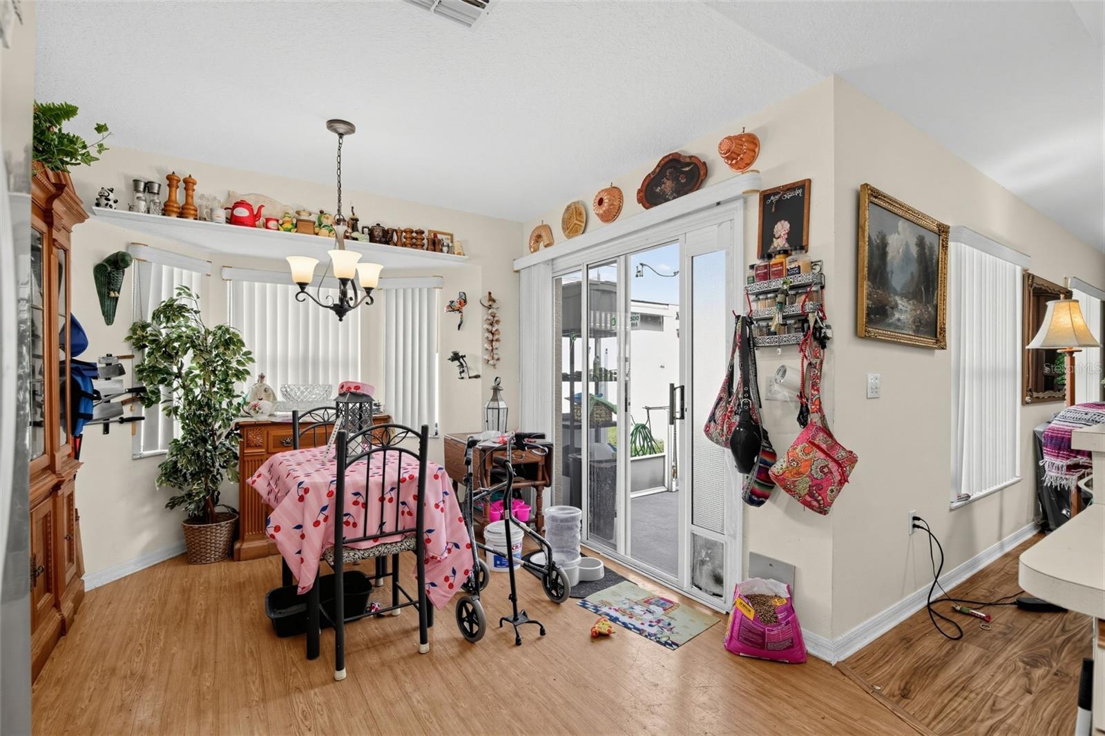 1827 W Nicole Dr Property Photo 17