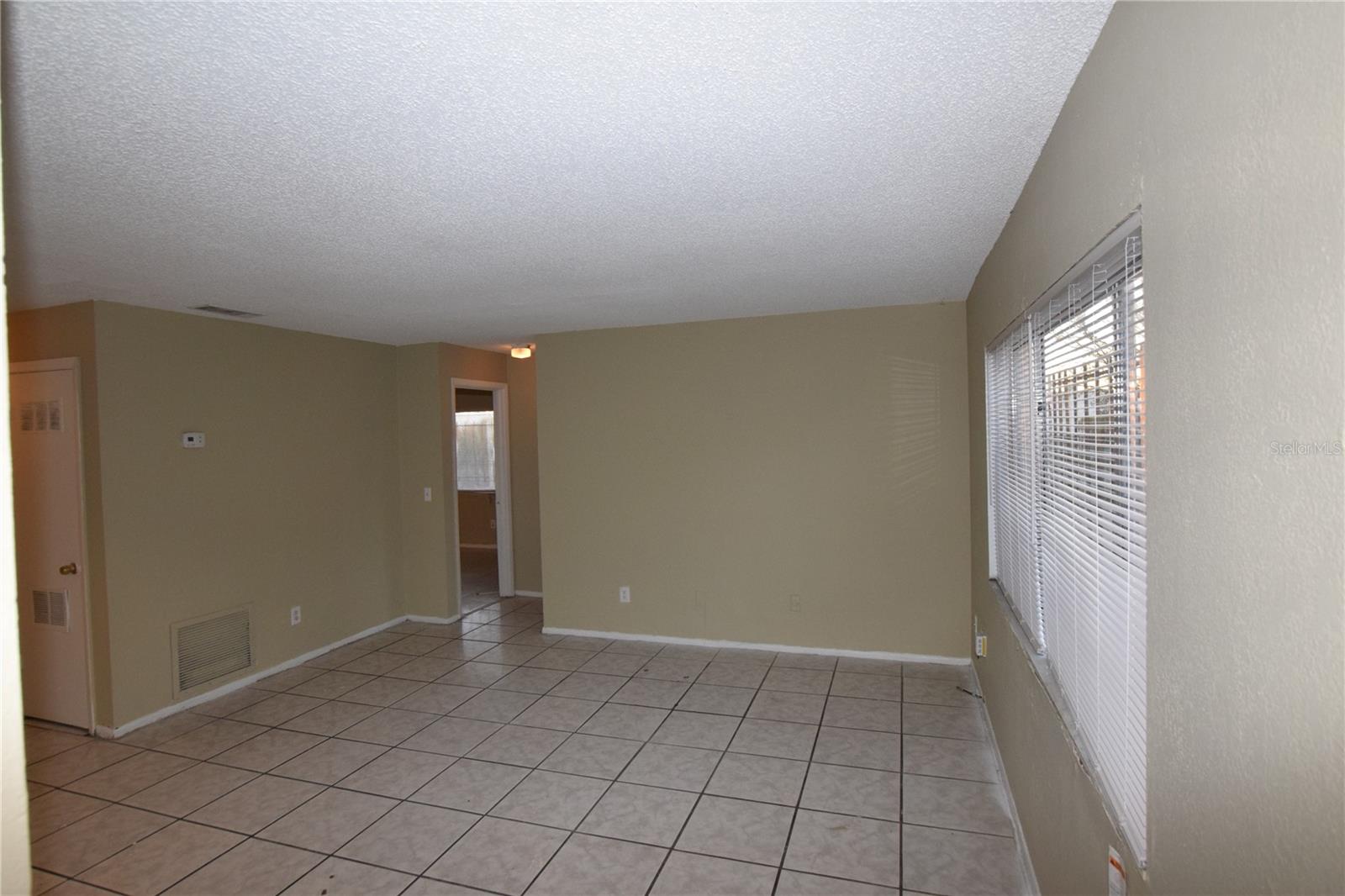 O6416447 Property Photo 2