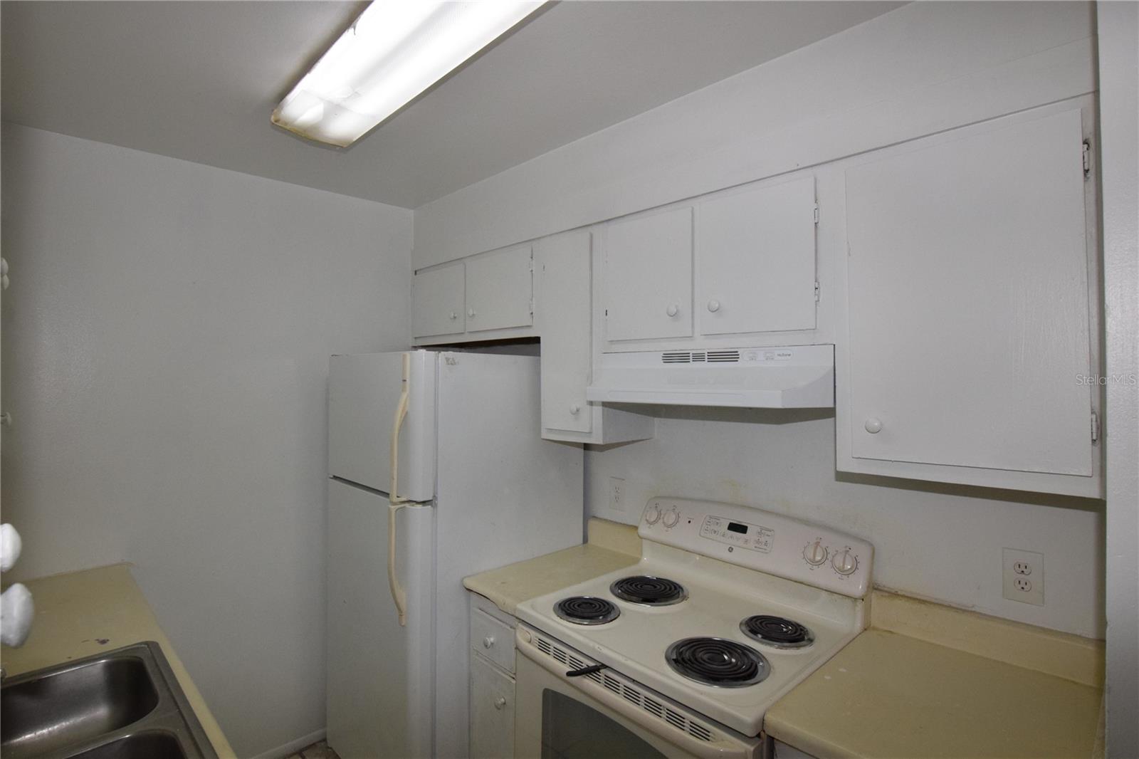 O6416447 Property Photo 6