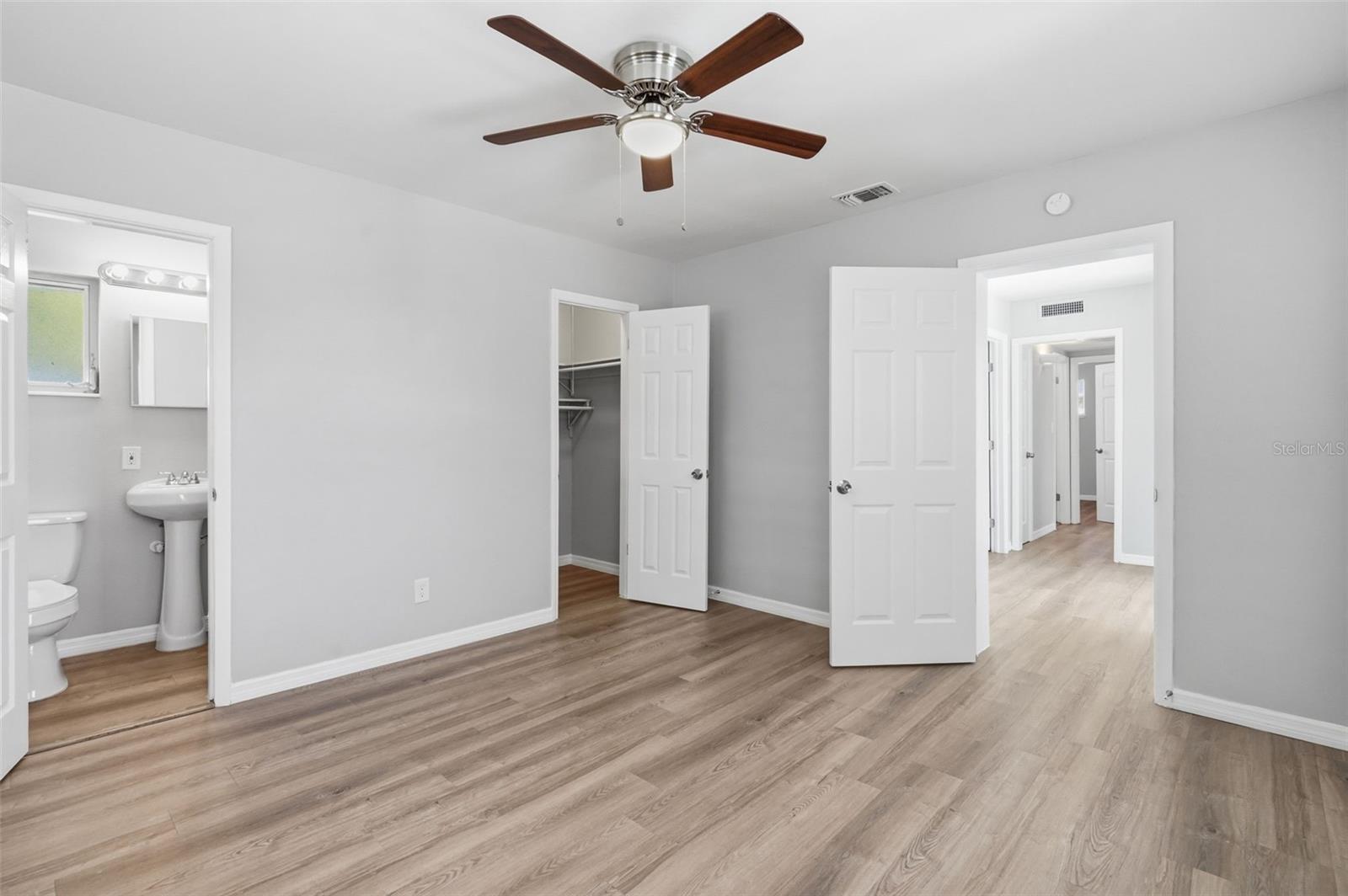 3934 Helena St Ne Property Photo 26