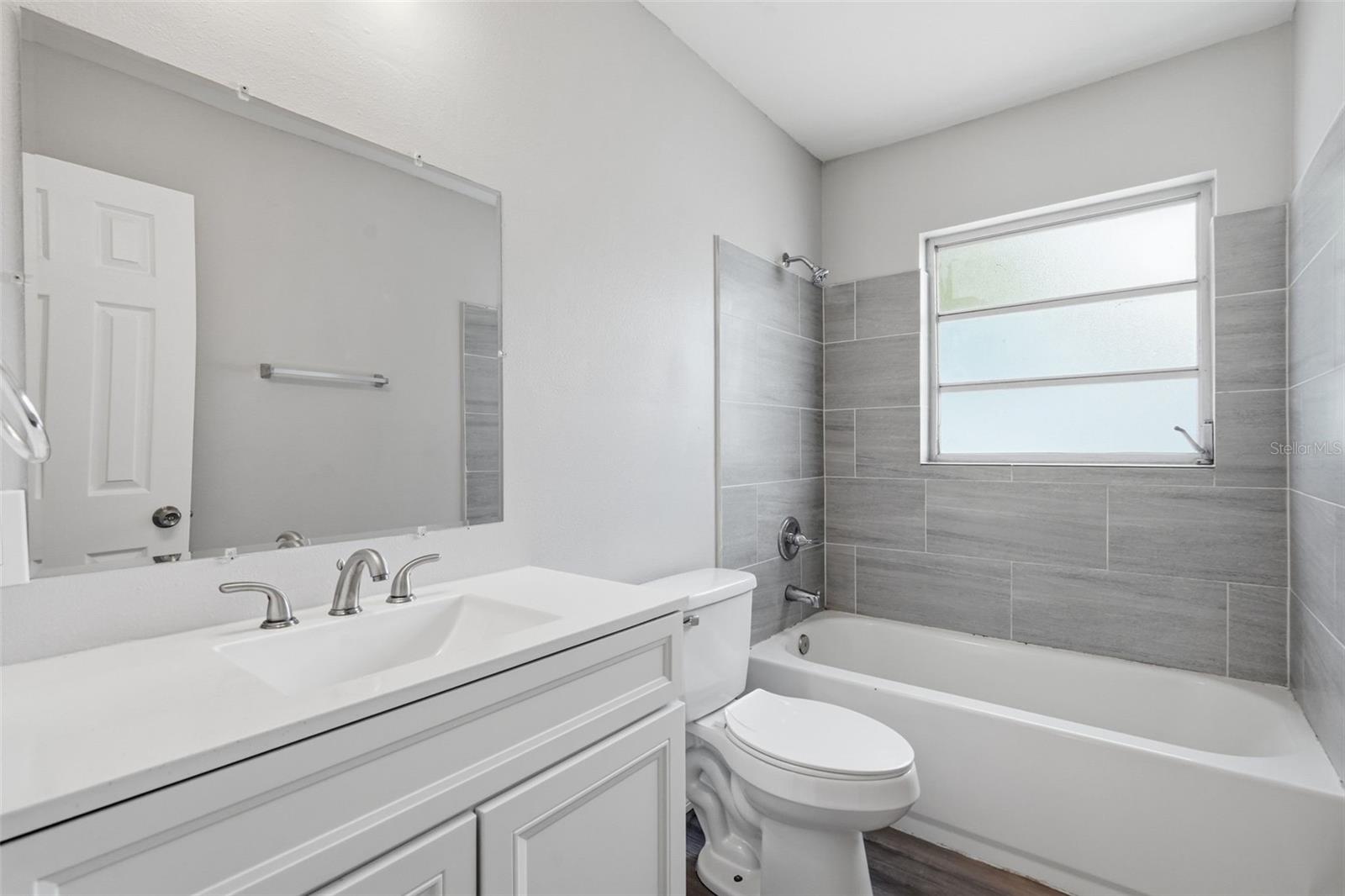 3934 Helena St Ne Property Photo 28