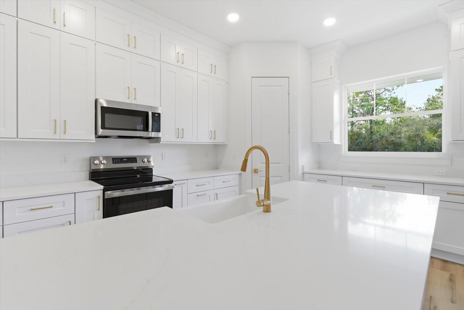 6534 N Harcross Ave Property Photo 17