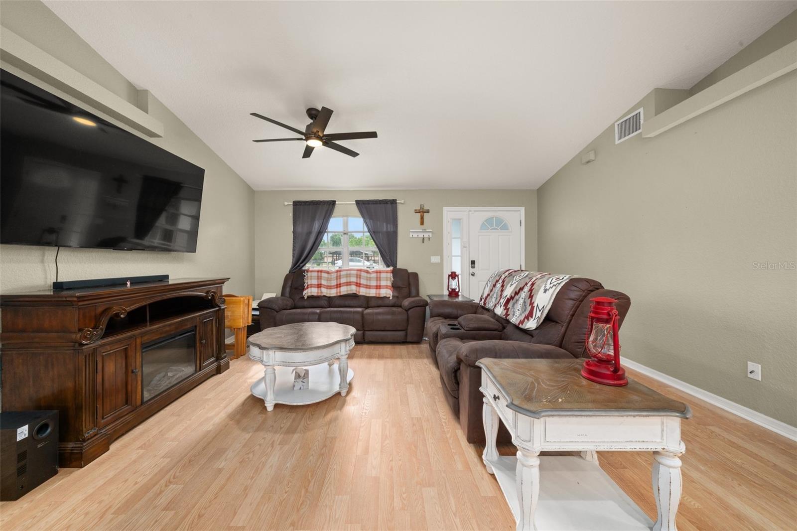 2630 Gresham St Property Photo 14