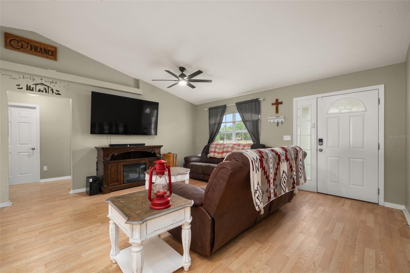 2630 Gresham St Property Photo 16