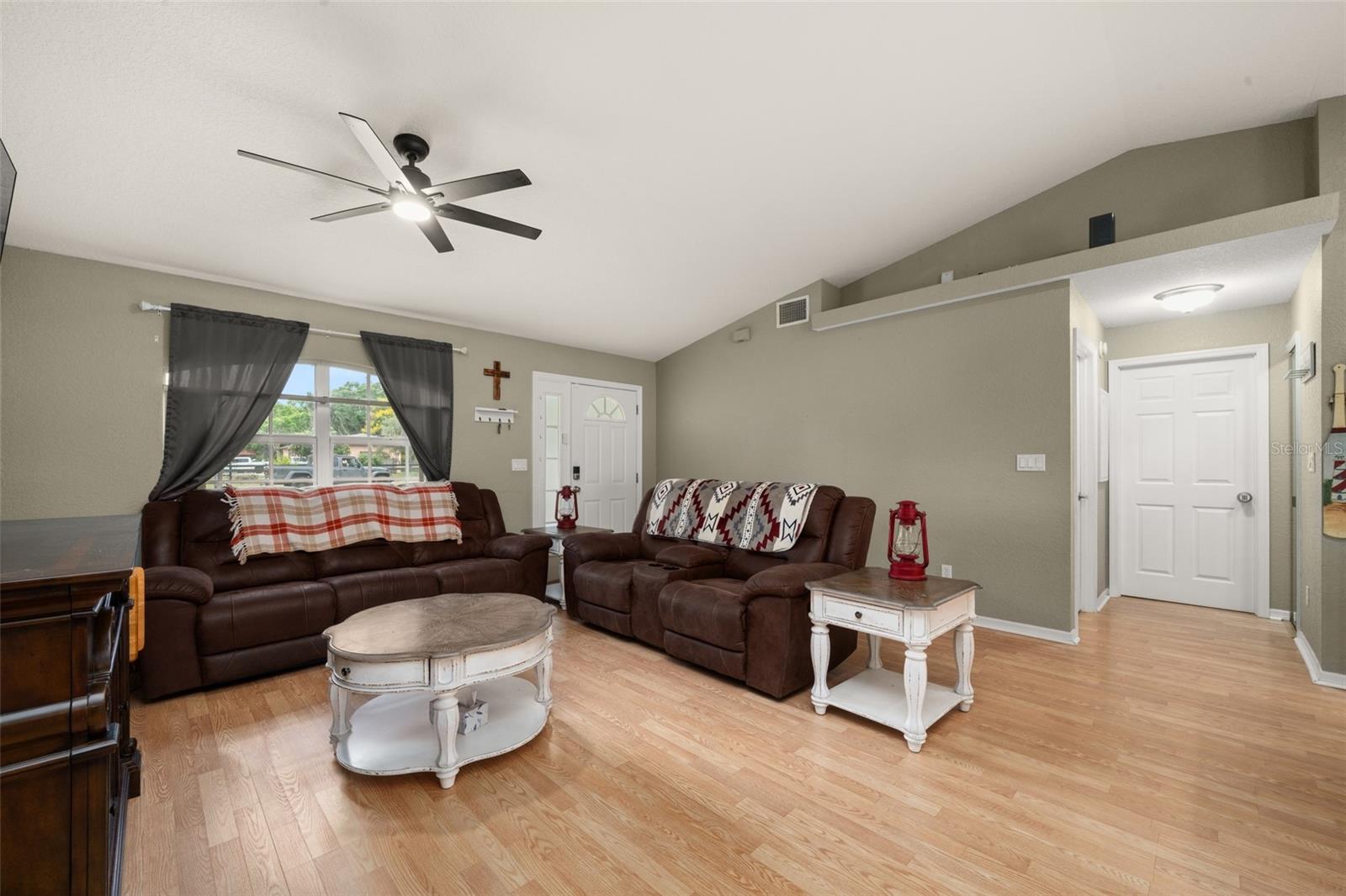 2630 Gresham St Property Photo 18